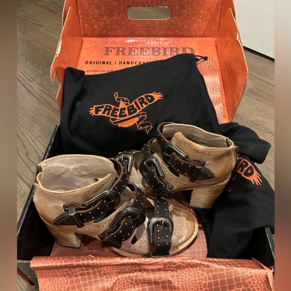 Freebird Violet color: taupe, worn once, box and dust bags included - Picture 7 of 8